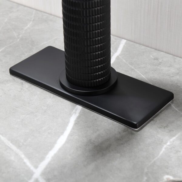 Simple-and-Durable-Faucet-for-Bathroom (4)