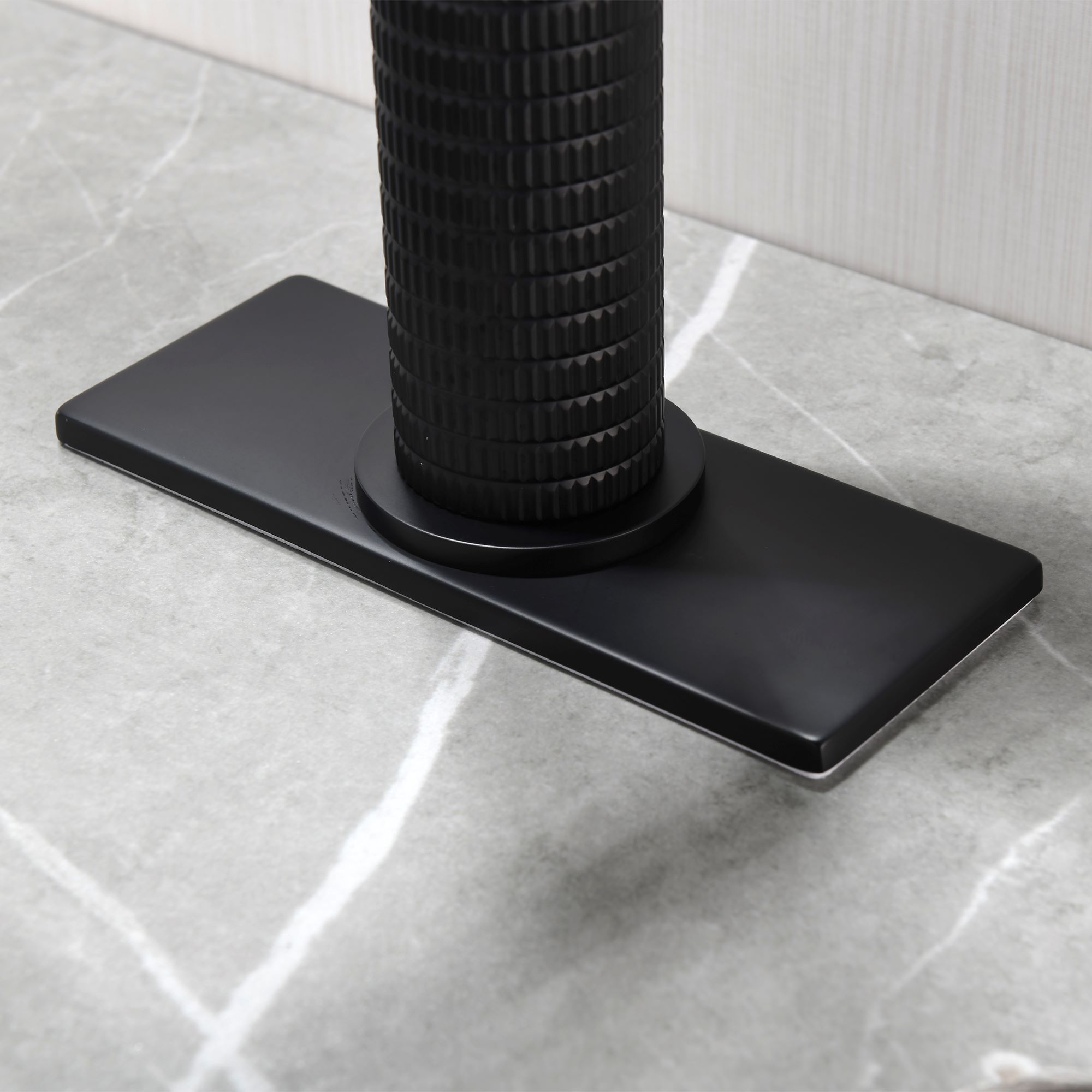 Simple-and-Durable-Faucet-for-Bathroom (4)